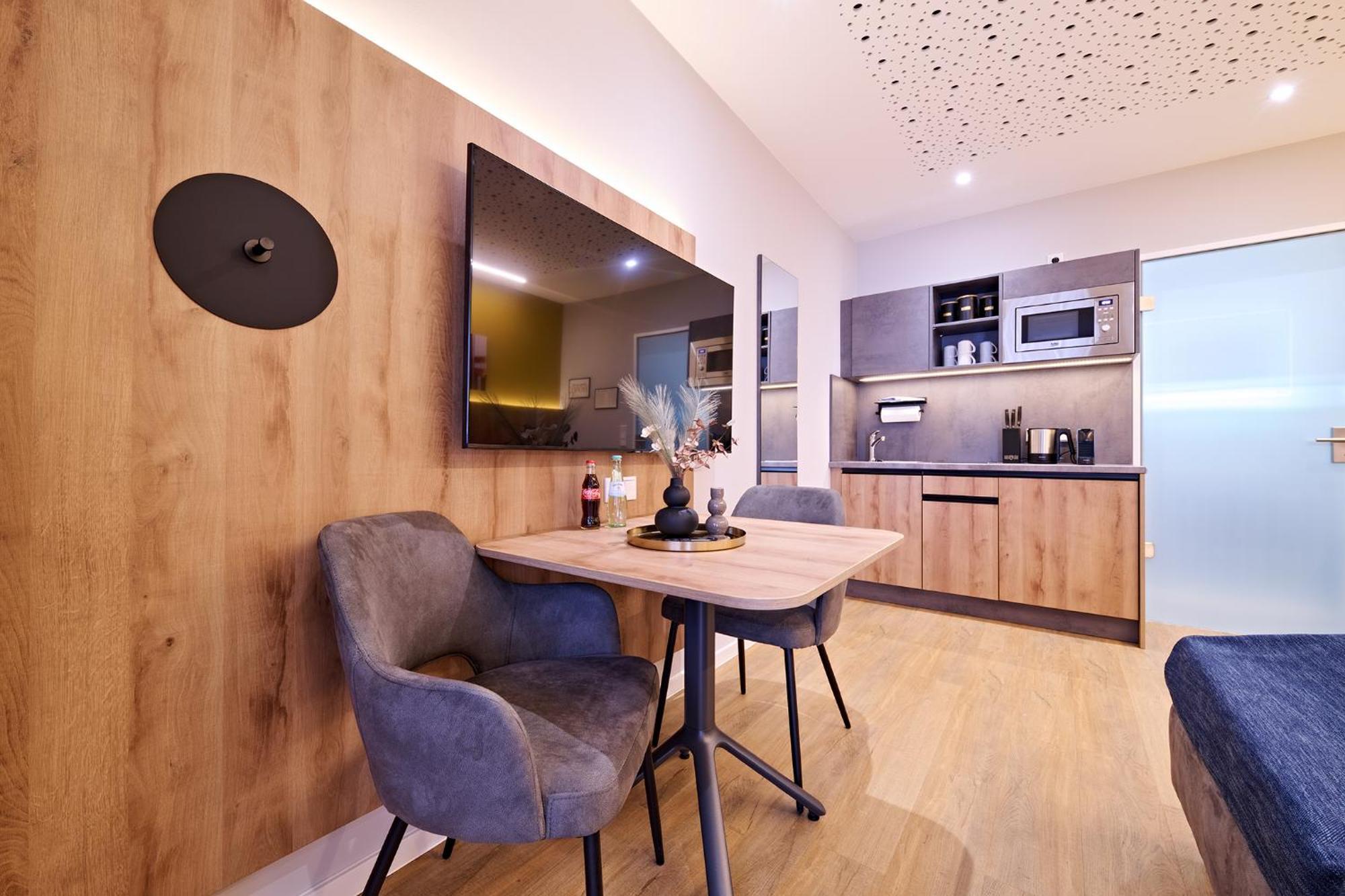 Xzllenz Traum Studio-Apartment, Frei-Parken, U-Bahn, Kueche Нюрнберг Екстер'єр фото